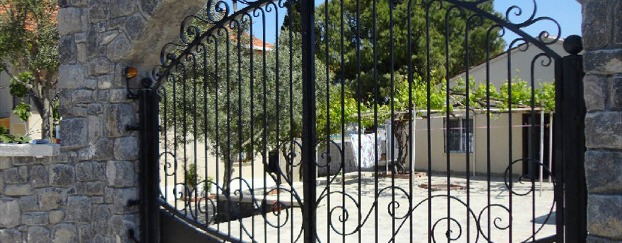 Kanatlı Dairesel Bahçe Kapıları